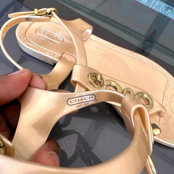 Coach Phila Women’s Jelly‎ Thong Sandals Size 6 Gold - Picture 5 of 14